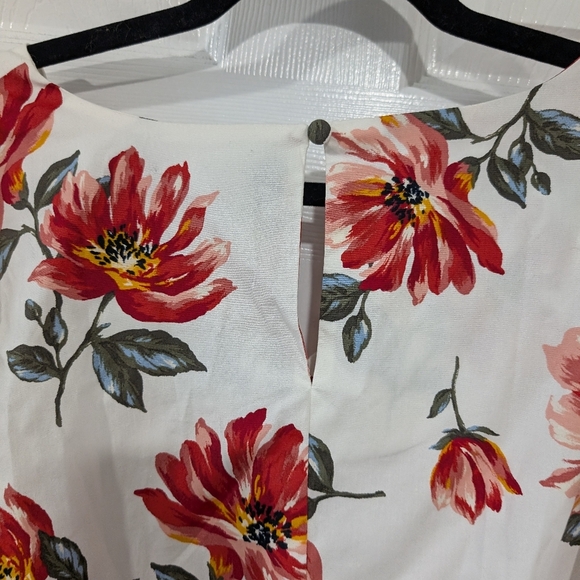 NWT Lane Bryant White Floral Print Belted Peplum Top in Size 26 - Picture 9 of 11